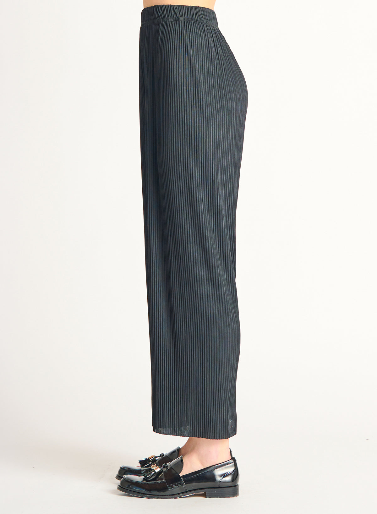 Accordion Pleat Wide Leg Flowy Knit Pant, Black