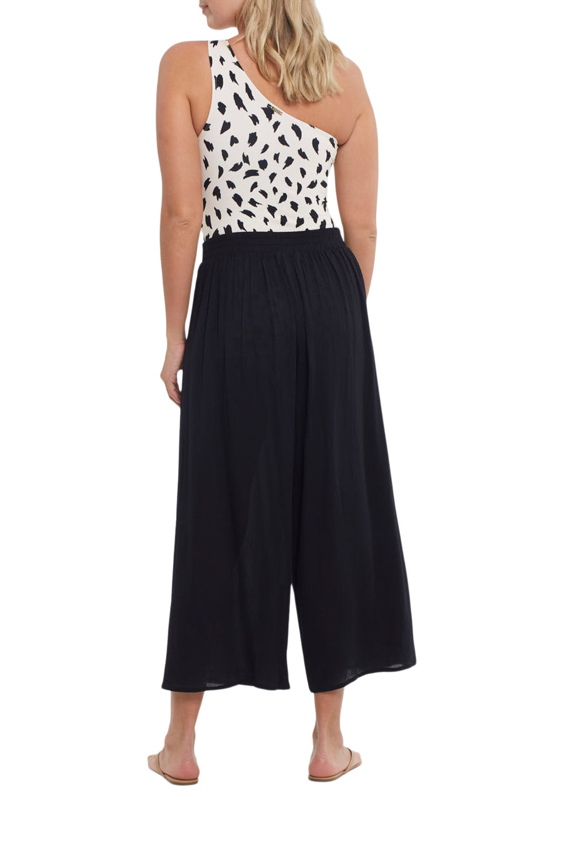 Pull-On Cover Up Capri Pant
